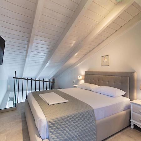 Kalipso & Nafsika Maisonettes Grey Diamond Villa Nikiána Kültér fotó