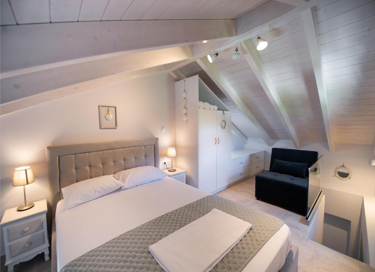 Kalipso & Nafsika Maisonettes Grey Diamond Villa Nikiána Kültér fotó